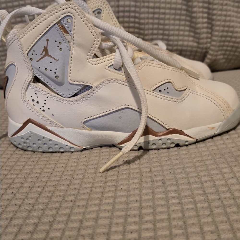 Jordan Kids White and Brown Sneakers - Picture 3 of 15